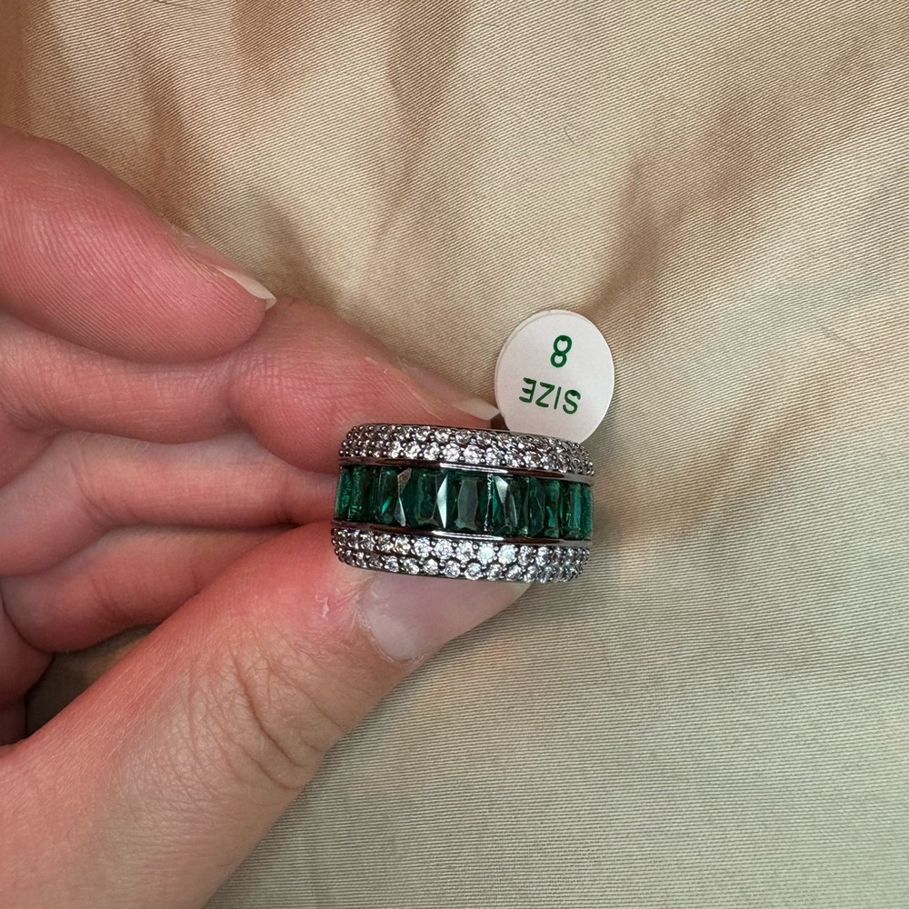 Bomb Party May 2025 Ring “Shimmering Waves”